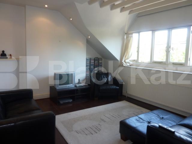 			MINS TO PRIMROSE HILL!!, 1 Bedroom, 1 bath, 1 reception Flat			 Elsworthy Road, PRIMROSE HILL